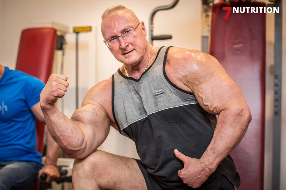 TRICEPS-GYM - Strefa treningowa z najlepszym sprzętem