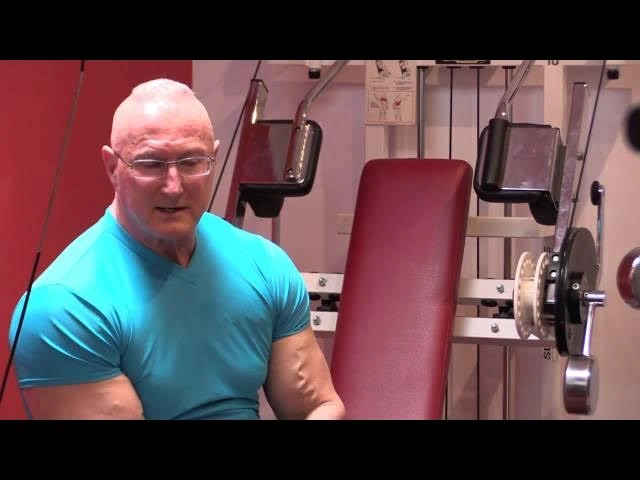 Siłownia TRICEPS-GYM - Strefa treningowa z maszynami