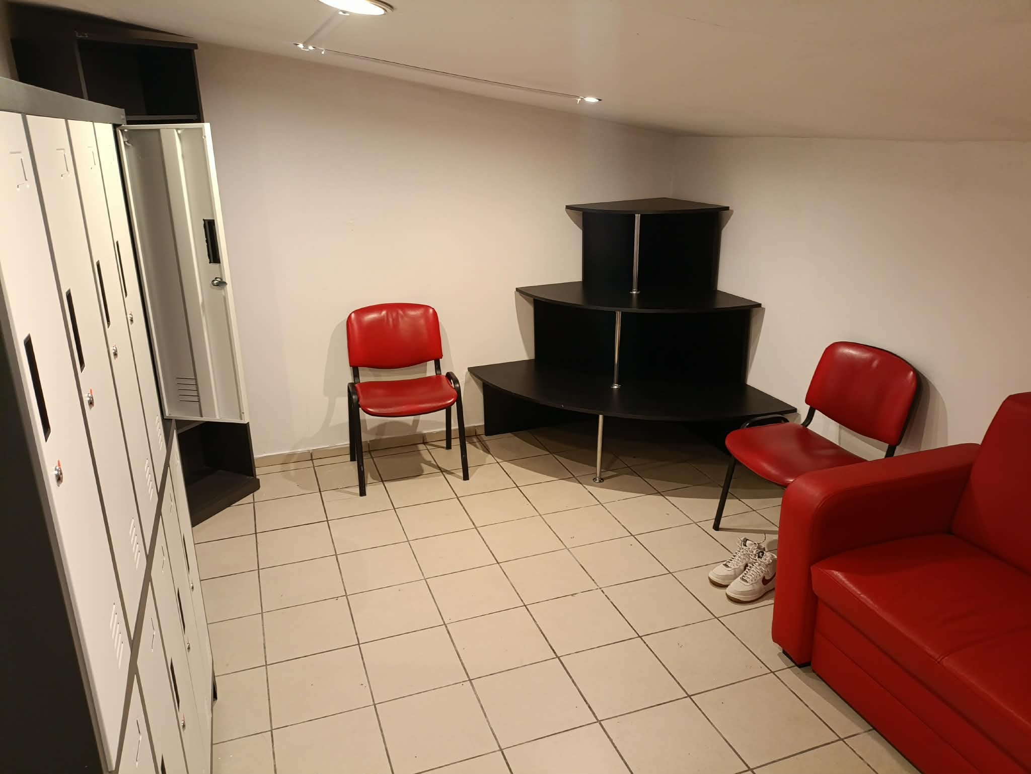 Siłownia TRICEPS-GYM - Profesjonalne wyposażenie i sprzęt treningowy 1